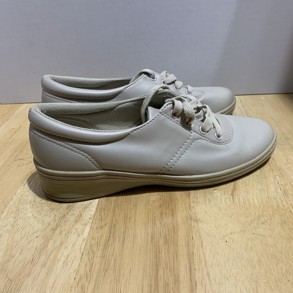 Grasshoppers Shoes Womens 6.5M Casual Sneakers Beige Canvas Wedge Lace Up‎ - Picture 3 of 7